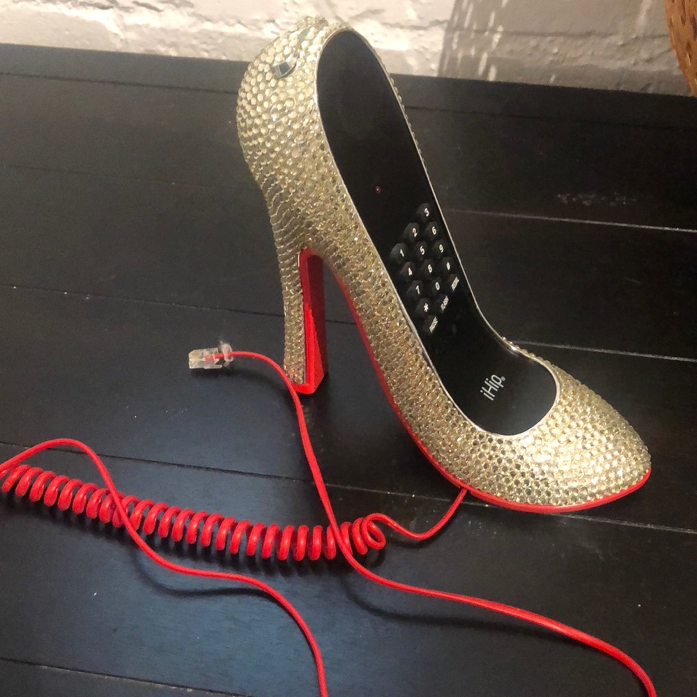 Telephone - Picture 2 of 3